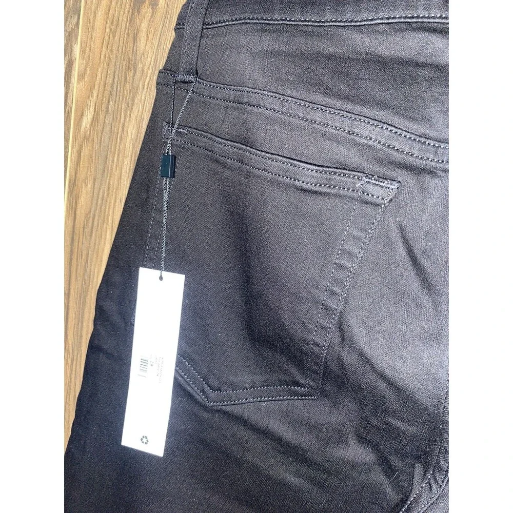 Joes Jeans zipper closure